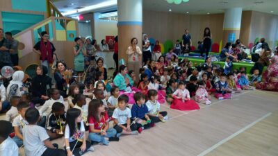 Ismile Preschool dan Miniapolis Mengajak Pengungsi Asing dari Paramount Serpong untuk Bermain, Mengumpulkan Donasi sebesar Rp10 Juta untuk Edukasi yang Terfokus.