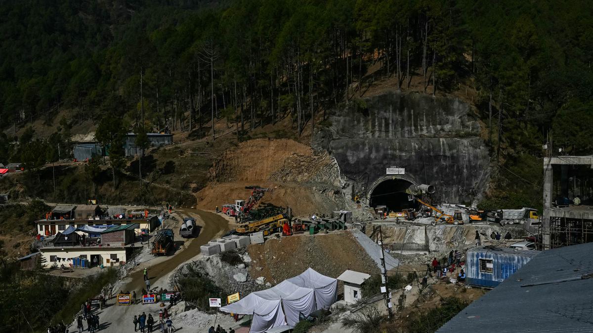 India’s Military Mobilizes to Rescue 41 Trapped Miners in Tunnel