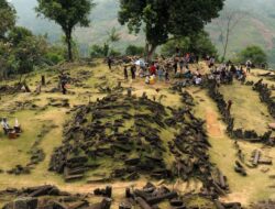 Penelitian Terbaru: Para Ahli Memastikan Gunung Padang di Jawa Barat Sebagai Piramida Tertua di Dunia