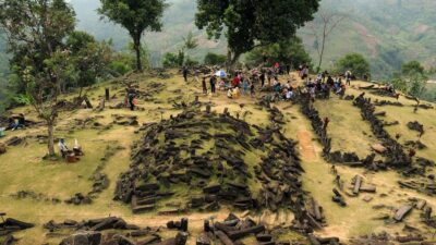 Penelitian Terbaru: Para Ahli Memastikan Gunung Padang di Jawa Barat Sebagai Piramida Tertua di Dunia