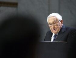 Henry Kissinger, Mantan Menteri Luar Negeri Amerika Serikat dan Pemenang Hadiah Nobel Perdamaian 1973 Wafat pada Usia 100 Tahun