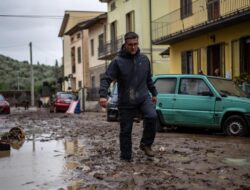 Badai Ciaran Melanda dan Menyebabkan Kerusakan di Wilayah Montemurlo Italia