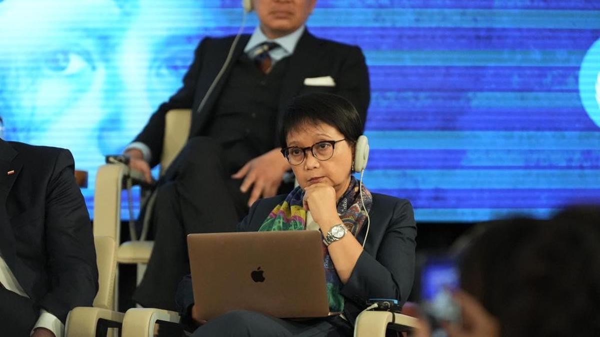 Menlu Retno Mendorong Dunia untuk Memperhatikan Pelanggaran Berat HAM di Gaza dan Mengutuk Tindakan Israel yang Melanggar Hukum Humaniter Internasional