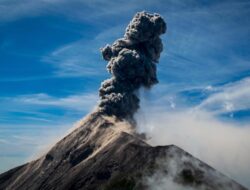 Meletusnya Gunung Berapi di Islandia Mengakibatkan Evakuasi 4.000 Warga Kota Grindavik