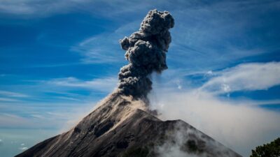 Meletusnya Gunung Berapi di Islandia Mengakibatkan Evakuasi 4.000 Warga Kota Grindavik