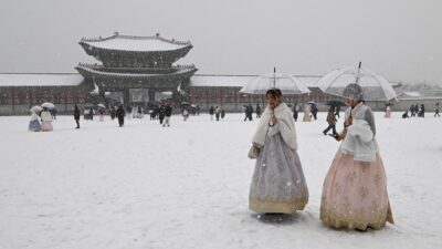 Keindahan Salju di Istana Gyeongbokgung Korsel