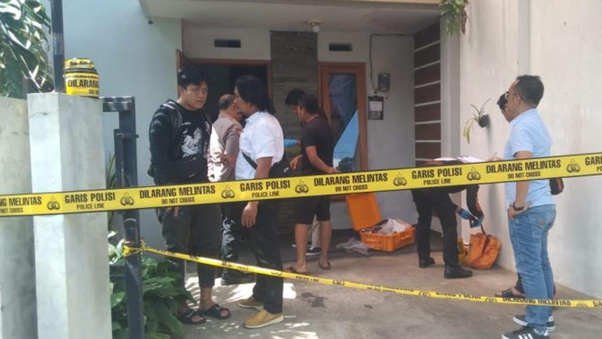 Tragedy in Malang: A Twin Girl Loses Her Entire Family Following Suspected Suicide