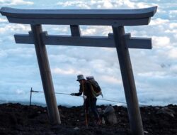 Politisi Jepang Ditangkap karena Diduga Memberikan Uang Tunai Saat Kampanye