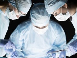 Pria di Irlandia Jalani Transplantasi Jantung dan Paru – 13 Agustus 1985