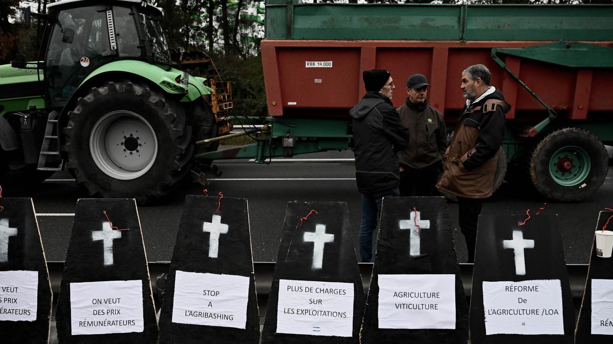 Petani Prancis Mengadakan Demonstrasi Menuntut Kenaikan Penghasilan