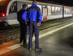 Penumpang Kereta Swiss Disandera oleh Pelaku Bersenjata Kapak, Pelaku Tewas Ditembak