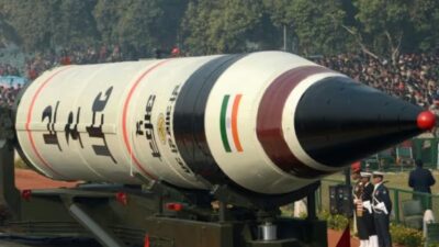 India Berhasil Melakukan Uji Coba Rudal Balistik Agni-V yang Mampu Membawa Banyak Hulu Ledak Nuklir