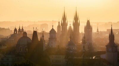 Ledakan Gas di Pusat Kota Praha pada 29 April 2013 Merusak Gedung Kantor dan Melukai 35 Orang