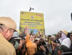 Acil Odah Memimpin Gerakan “Perempuan Menanam Ribuan Pohon” di Kalsel untuk Memperingati Hari Kartini