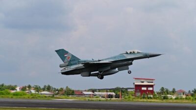 Pesawat Jet F-16 Singapura Mengalami Kecelakaan Setelah Lepas Landas, Pilot Melontar Diri dan Berikutnya Terjadi