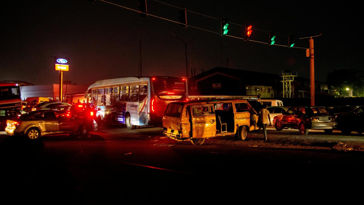 Tragedi Kecelakaan Bus di Nepal: 14 Korban Tewas setelah Bus Terjun ke Sungai