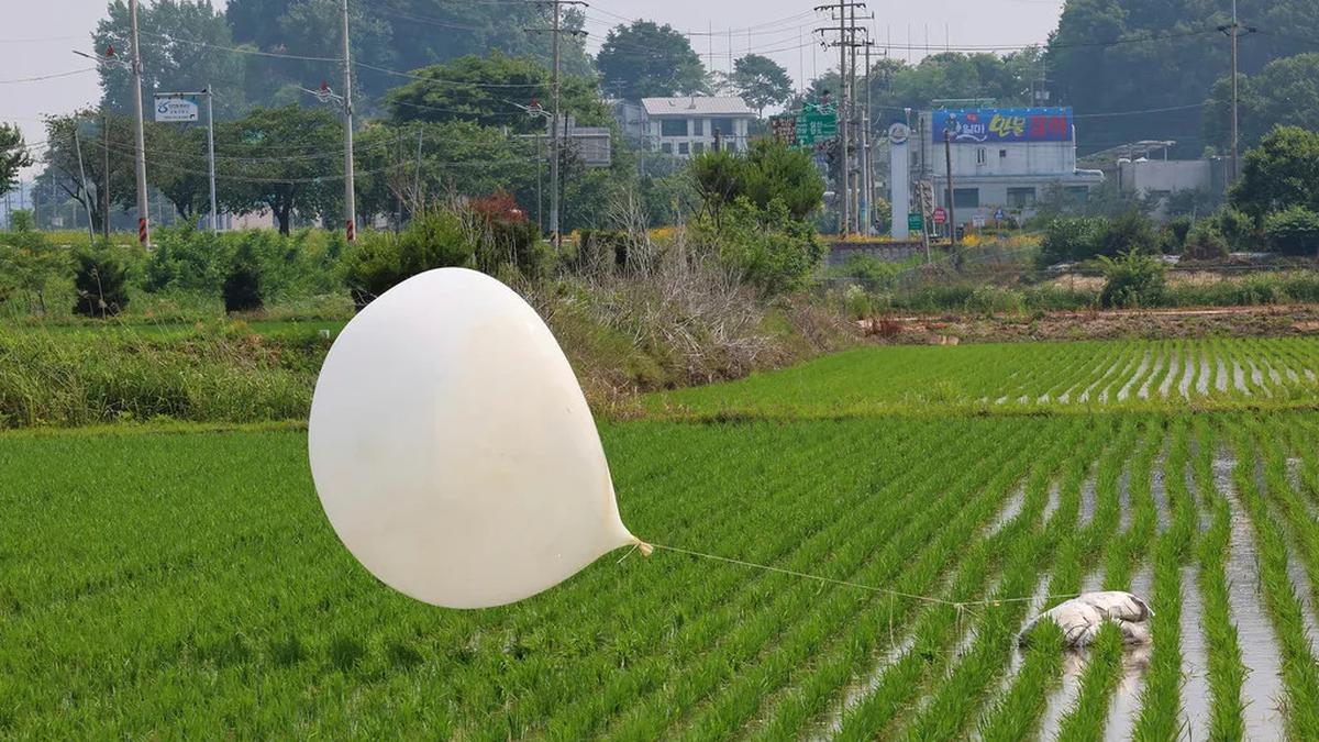 Korea Utara Mengirim 900 Balon Sampah ke Korea Selatan dari Seoul