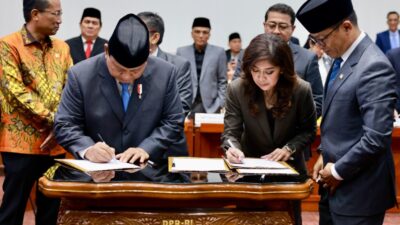 All Factions Attend Prabowo Subianto’s Final DPR Session and Offer Prayers