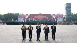 Jokowi and Prabowo Subianto Inspect Troops Together in Pindad Jeep at Presidential Inauguration Security Ceremony