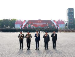 Jokowi and Prabowo Subianto Inspect Troops Together in Pindad Jeep at Presidential Inauguration Security Ceremony