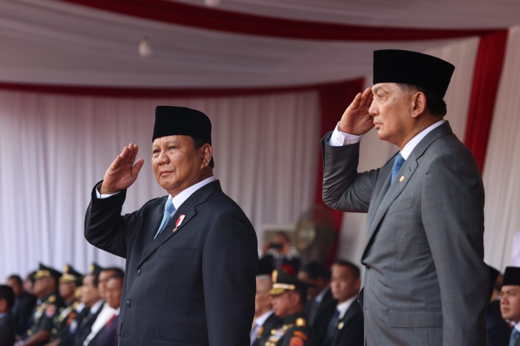 Excited Crowds Cheer as Prabowo Subianto and Defense Minister Sjafrie Ride Maung During Handover Ceremony