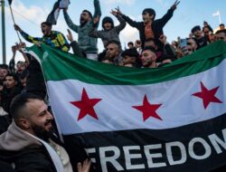 “Bashar al-Assad Tumbang: Warga Suriah Turun ke Jalan”