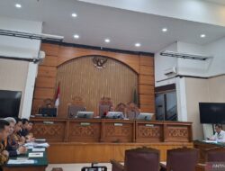 Hasto Picu Kontroversi dan Arah Isu Jokowi
