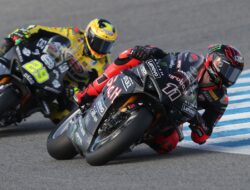 Highlights Tes WSBK Phillip Island: Bulega Tercepat, Razgatlioglu Crash