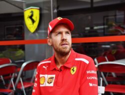 Vettel Dukung Hamilton Juara Bersama Ferrari