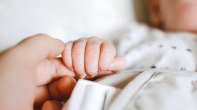 Jepang Menyita Nama Bayi Unik: Pikachu dan Nike Dikecam