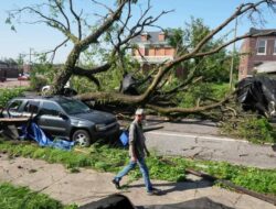 Tornado dan Badai AS Tewaskan 21, Aliran Listrik Putus dan Gelombang Panas
