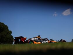 Piastri Kalahkan Russell di GP Emilia-Romagna: Kemenangan Sensasional