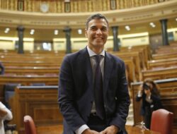 Demo Massal Tuntut PM Spanyol Mundur karena Korupsi