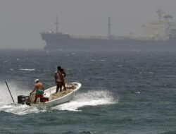 Siapa yang Memiliki Selat Hormuz yang Diancam Ditutup Iran?