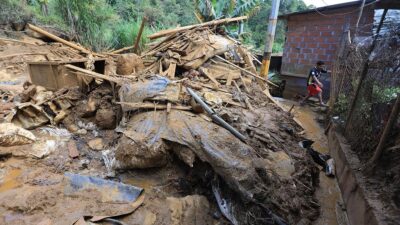 Banjir Bandang Kolombia: 10 Tewas dan 15 Hilang