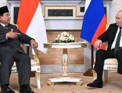Prabowo Bertemu Putin dengan Seskab Teddy Indra dan Menlu Sugiono