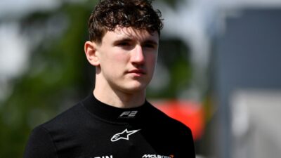 Bos McLaren F1 Melindungi Pembalap F2 dari Kritik Media Sosial