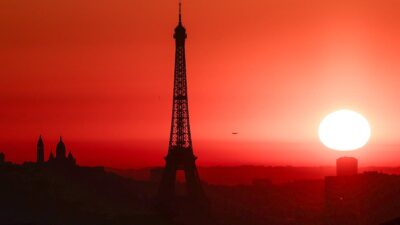 Panas Ekstrem Menutup Menara Eiffel: Industri Wisata Eropa Terancam