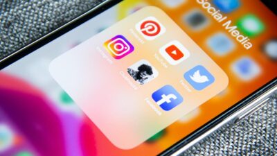 Pakistan Mendorong Pemblokiran Akun Militan di Platform Media Sosial Global