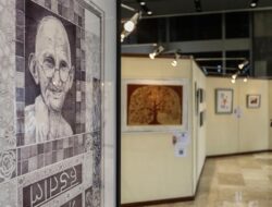 Lukisan Langka Mahatma Gandhi Terjual Rp3,3 Miliar