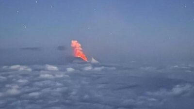 Gunung Klyuchevskoy Rusia: Meletus Setelah Gempa 8,8!