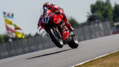 FP2 WSBK Inggris: Bulega Tampil Gemilang di Sirkuit