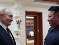 Putin Telepon Kim Jong Un Sebelum Pertemuan Trump