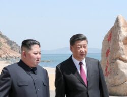 Kim Jong Un & Vladimir Putin di Parade Militer China