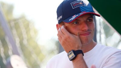 Mengapa Verstappen Tetap Diam Amid Rumor Kepindahan ke Mercedes