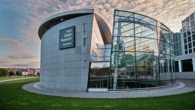 Museum Van Gogh Ancam Tutup Tanpa Tambahan Dana Pemerintah