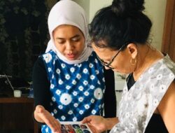 Kisah Seniman Suriname Belajar Pewarnaan Batik Alami di Yogyakarta