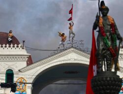 Demo Nepal Memanas: Parlemen Dibakar oleh Massa
