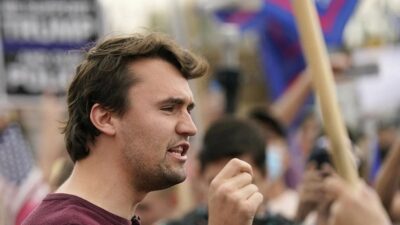 Pelaku Penembakan Charlie Kirk Masih Dicari