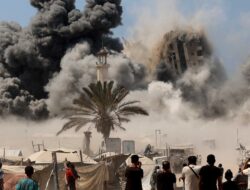 Serangan Israel Hancurkan Gedung Warga Palestina Gaza
